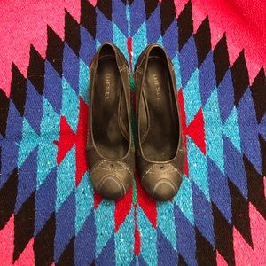 Diesel pumps, size 8